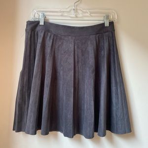 Vineyard Vines Gray Pleaded Skirt Size 6